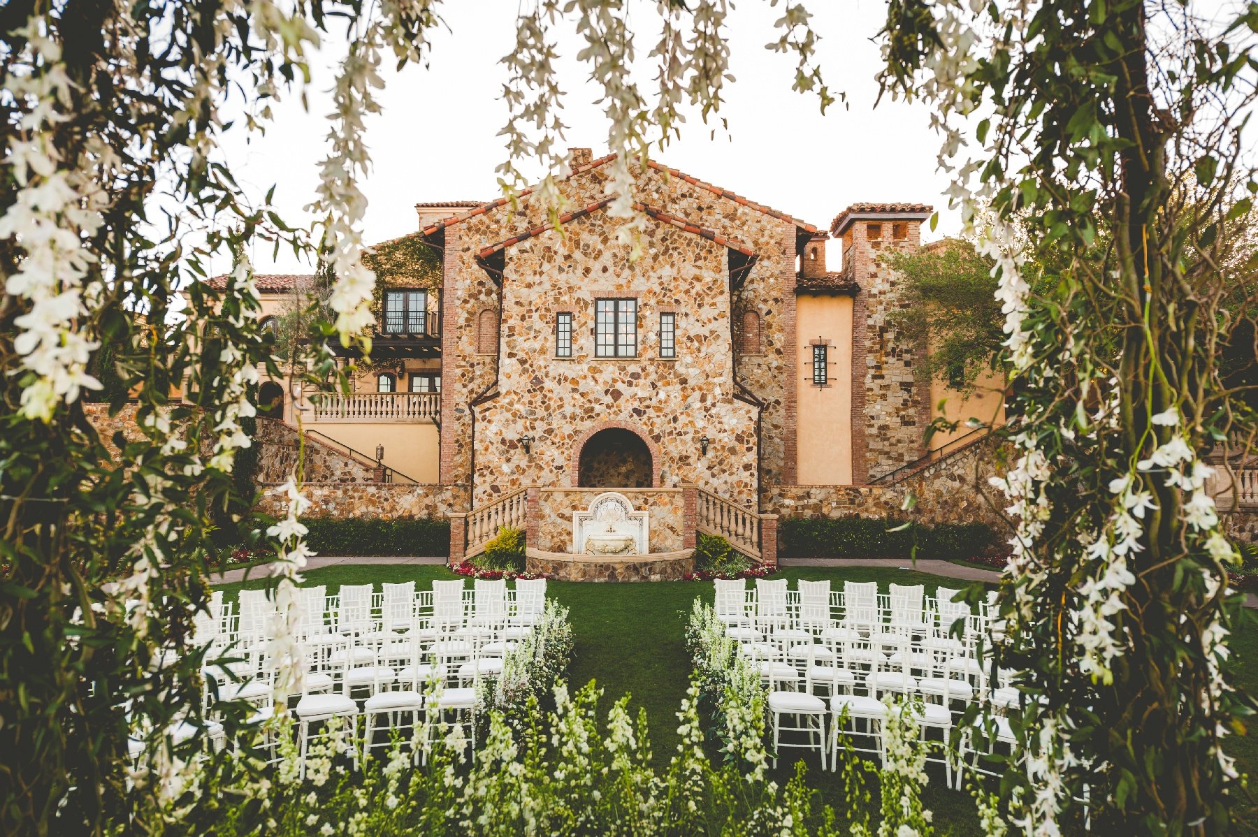 The Perfect Wedding Blend: Intimate Ceremonies & Grand Celebrations